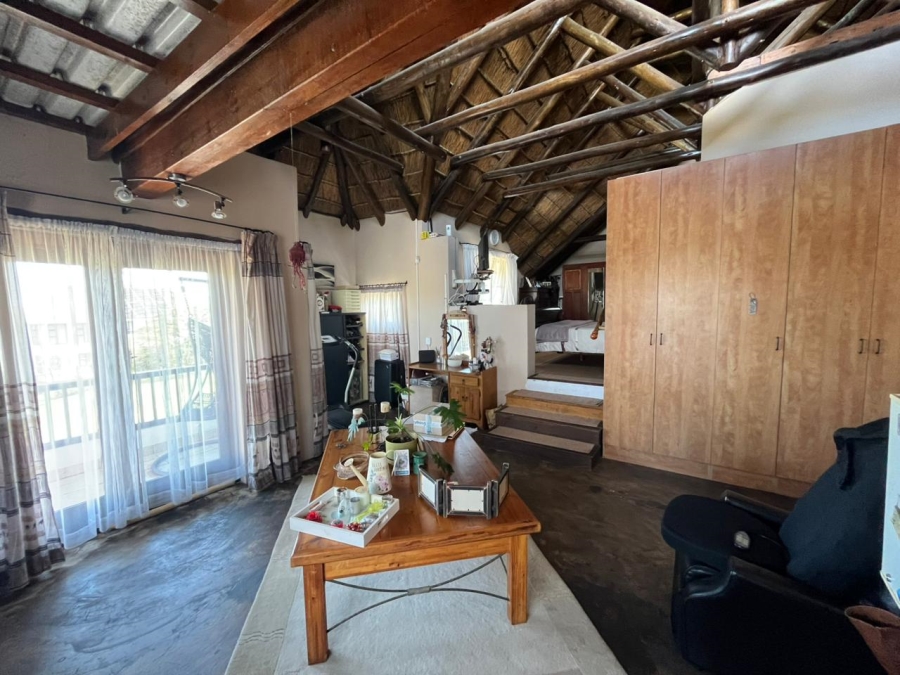 3 Bedroom Property for Sale in Cove Rock Eastern Cape